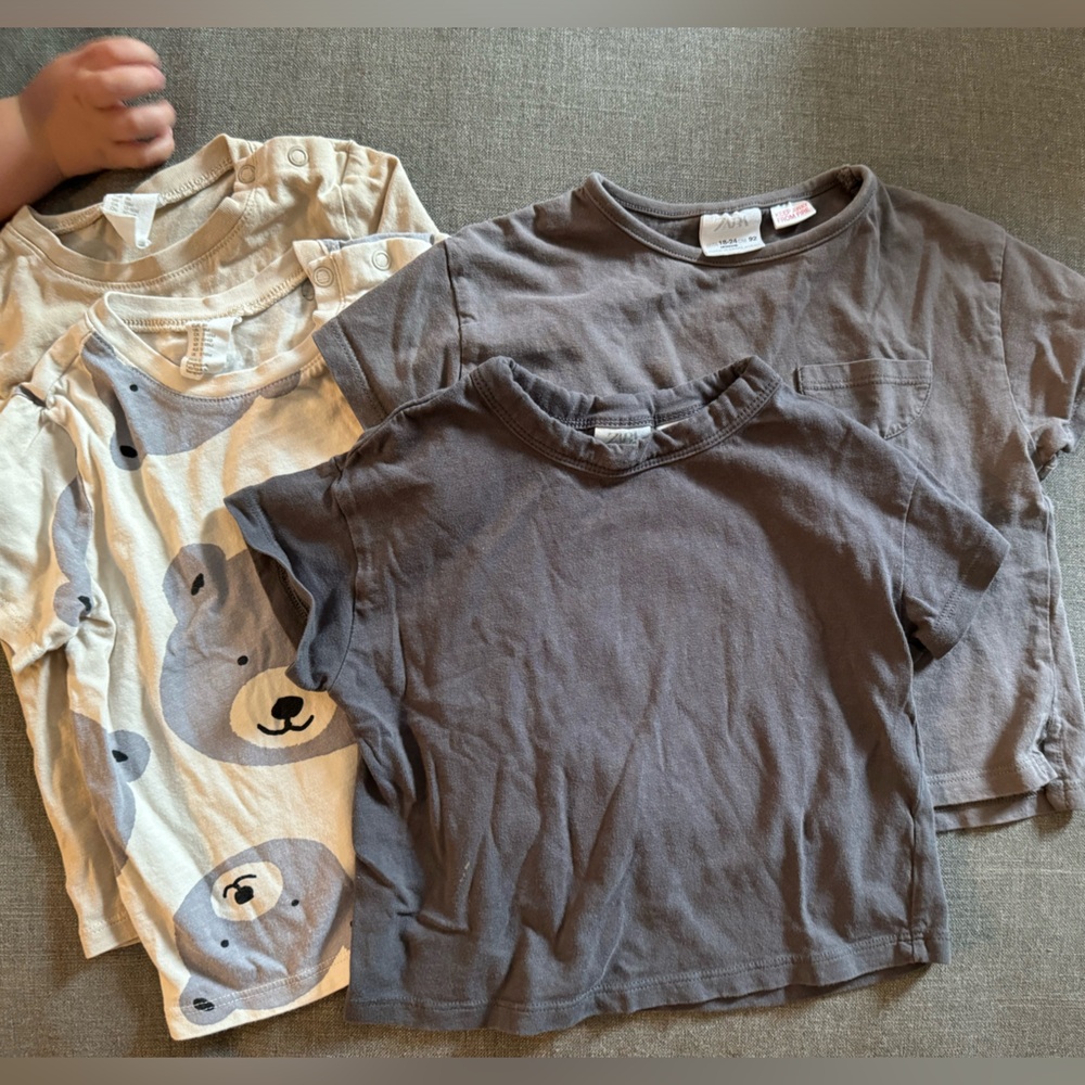 (4) T-shirts: H&M, Zara/ 18m/ grey, beige/ guc, play